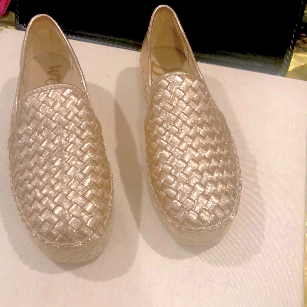 Beautiful golden espadrilles 7 1/2